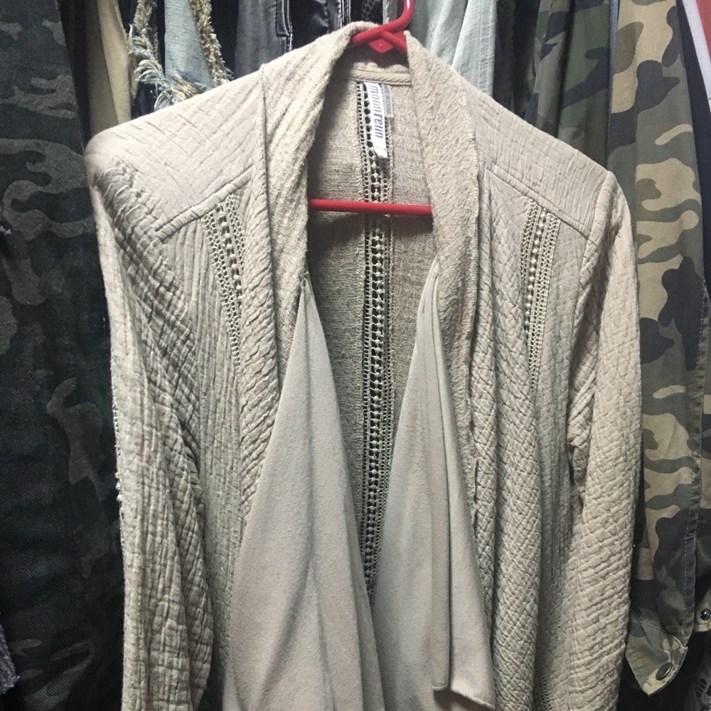 Blazer flyaway
